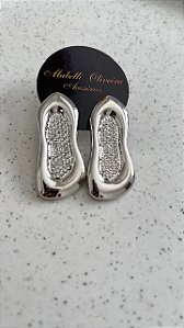 Brinco organico com zirconia prata