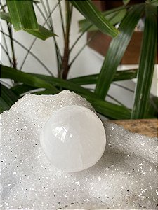 Esfera Pequena de Selenita | Cristal de Limpeza, Meditação e Paz