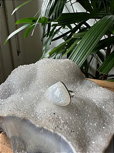 Anel Ajustável Pedra da Lua - Prata 925 | Cristal de Desapego, Fluidez e Flexibilidade