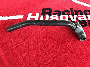Mangueira inferior dos radiadores Husqvarna TE 400 - 410 - 570 - 610 96 - 04