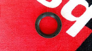 Retentor da roda dianteira L/esq Husqvarna WR-CR