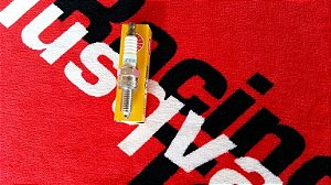 Vela NGK CPR8E Husqvarna TE-SM 610