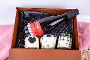 Kit 3 Velas e Vinho - Caixa Especial