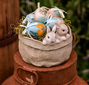 Capchot de Resina Coelhos Amigos 16cm