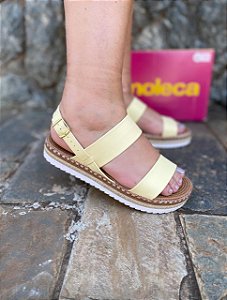 Sandália Moleca Papete Amarela