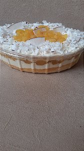 BOLO GELADO ABACAXI COM CÔCO-2lt serve 8 pesssoas