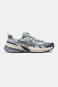 Nike V2K Run "Pure Platinum/Wolf Grey"