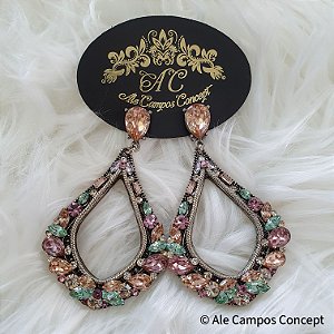 Brinco Gota Estilizado Cravejado com Cristais Coloridos