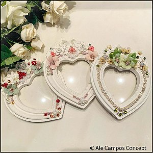 Medalha Aromática em Coração Vazado Decorado