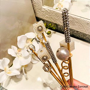 Conjunto de Varetas Decorativas com Cubos Trabalhadas, Detalhes em Pérolas e Cristais