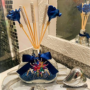 Conjunto de Difusor de Aromas em Vidro Decorado com Cristais Coloridos e Laço Azul e Varetas Luxuosas