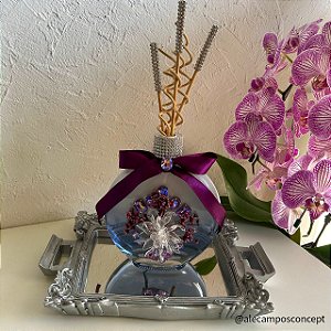 Difusor de Aromas em Vidro Decorado com Cristais em Tons de Roxo e Varetas Decoradas