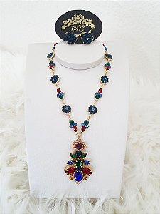 Conjunto Dourado Trabalhado com Cristais Vermelhos, Azuis e Verdes