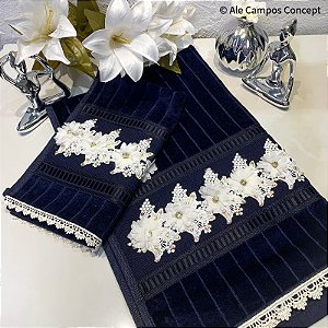 Conjunto de Toalhas de Mão e Lavabo Azul Marinho com Trabalho em Flores Brancas e Strass