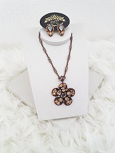Conjunto Cobre de Brincos e Colar com Pingente Flor Cravejado
