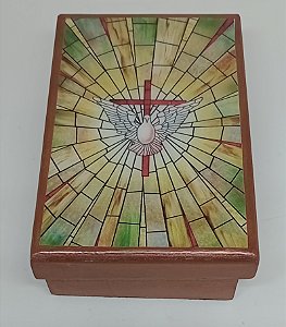 Caixa decorada do Espírito Santo