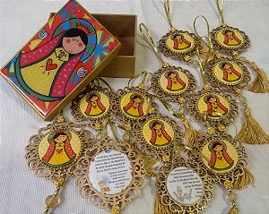 Caixa infantil com medalha de  Nossa Senhora