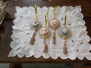Kit com 10 medalhas Lembrança de Primeira Comunhão ou Batismo com Anjo da Guarda