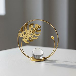 Escultura Folha Dourado com Esfera Decorativa 15cm em Metal