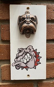 Abridor de garrafas em madeira magnetizado de parede (AGM-05)