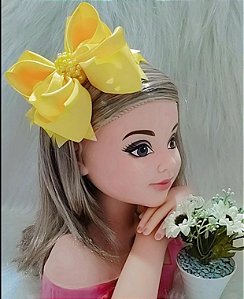Tiara Amarela Laço Miolo de Pérolas