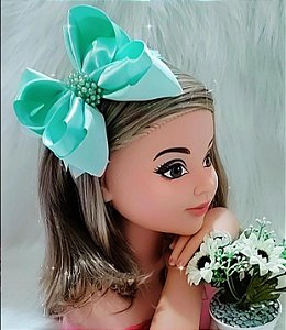 Tiara Verde Claro Laço Miolo de Pérolas
