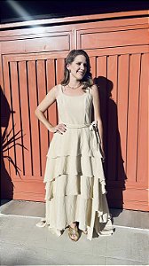Vestido Bege de Babados