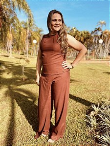 Blusa Cavada Cora Canela
