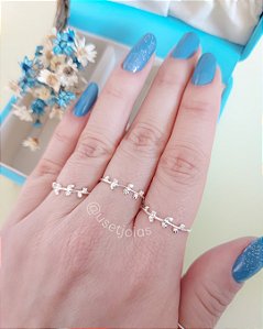 Anel raminho com zircônias Prata 925