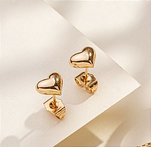 Brinco coração liso dourado pequeno