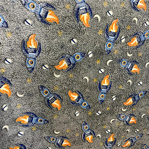 Tecido Fleece Ultra Soft 3D Brilha no Escuro Estampado - Foguete - 1,60m de Largura - 100% Poliéster - Mantas e Pijamas Infantis