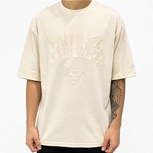 Camiseta New Era Regular Chicago Bulls Bege