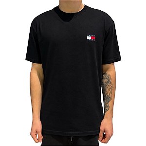 Camiseta Tommy Jeans Regular Fit Badge Bordado Preto