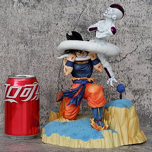 Estátua Diorama Goku e Freeza, da série Dragon Ball Z
