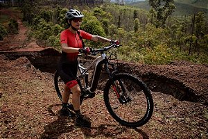 Macaquinho STN Race Red