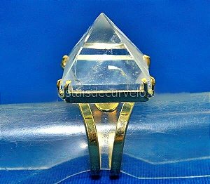 Anel Piramide Pedra Cristal Natural Dourado Aro Ajustavel