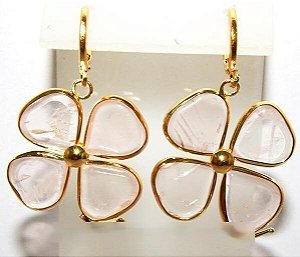 Brinco Trevo Quartzo Rosa Argola com Fecho Dourado