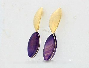 Brinco Pedra Navete Agata Lilas Acabamento Folha Dourado