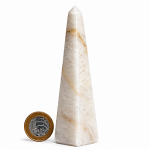 Obelisco Quartzo Leitoso Natural 14 a 16cm 300 a 400g Tipo B