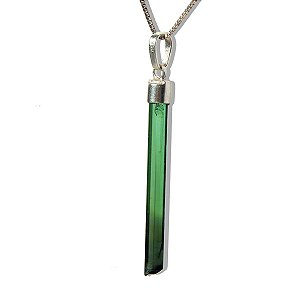 01 Pingente Nlux Canudo Turmalina Verde Envolto 30 a 35mm Prata950