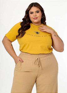 T-shirt Feminina Doce com Mel - Plus Size