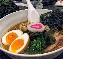 Lámen com Naruto, Shiitake e Alga -(missô)