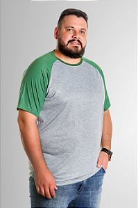 Camiseta Masculina Raglan Plus Size Cinza Mescla Com Manga verde 100% Poliéster