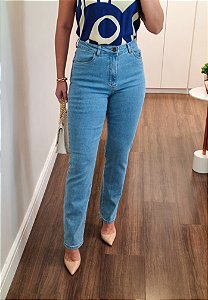 Calça reta jeans lavagem média