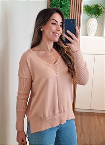 Blusa tricô ampla decote V nude