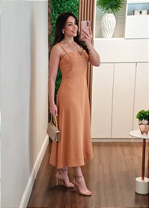 Vestido detalhe V caramelo