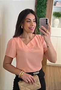 Blusa decote V transpassado coral