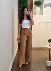 Calça wide leg alfaiataria caramelo