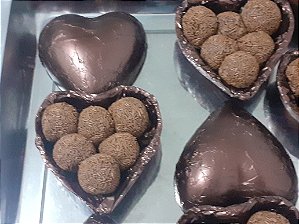 Coração de Chocolate com Brigadeiros
