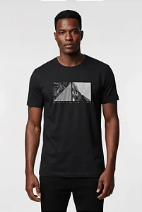 Camiseta Estampa Cordenadas